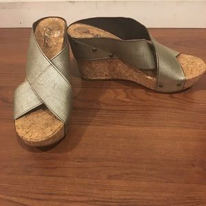 Lucky Brand Gold Wedge Sandal sz. 8.5